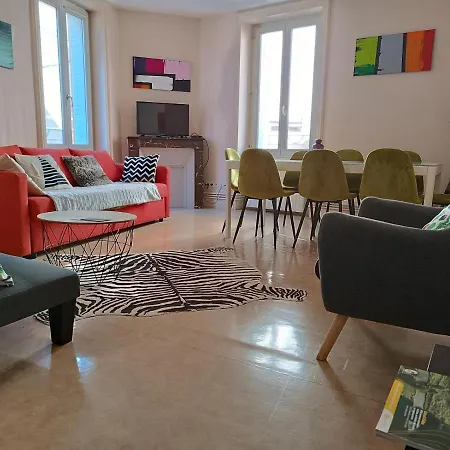 Cap Coutellerie - Sejours Pros Ou Familles En Hypercentre De *